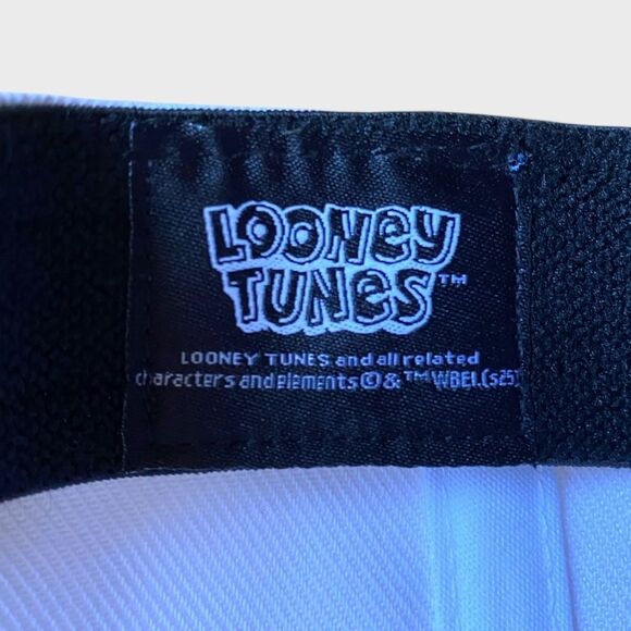 NEW Bugs Bunny Looney Tunes New Era 9SEVENTY Stretch-Snap Adjustable Hat White - Picture 14 of 15
